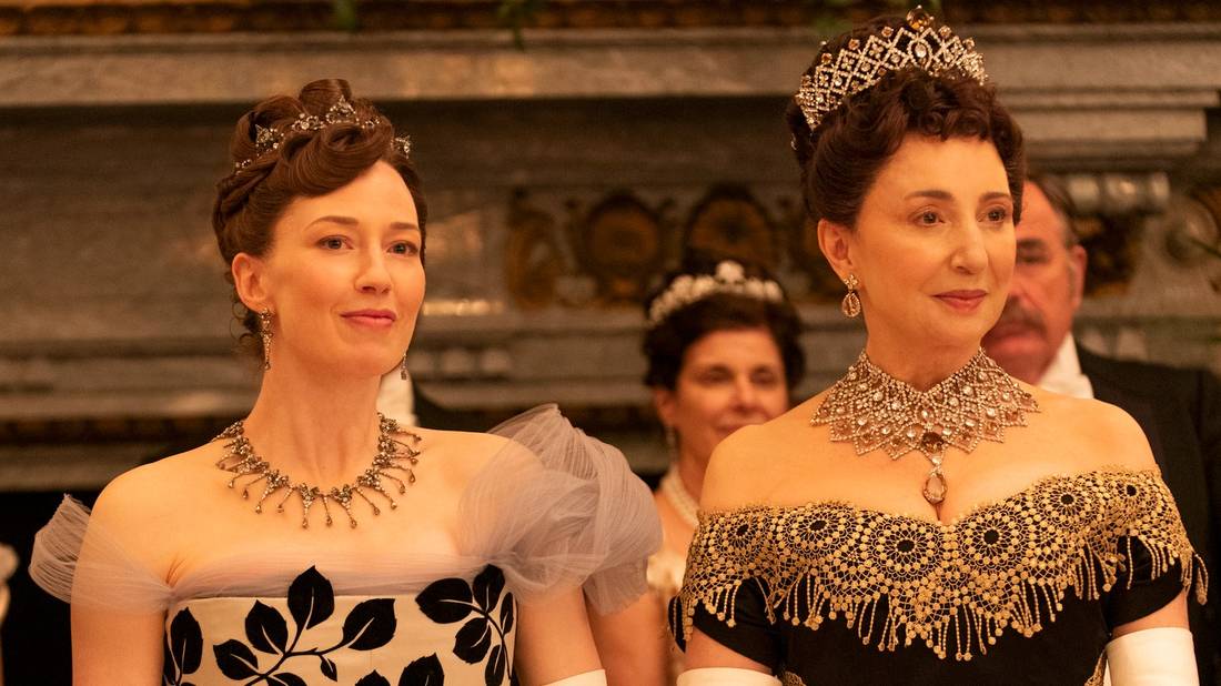 Gilded Age Creator Reveals Real Inspiration For Bertha/Astor Conflict