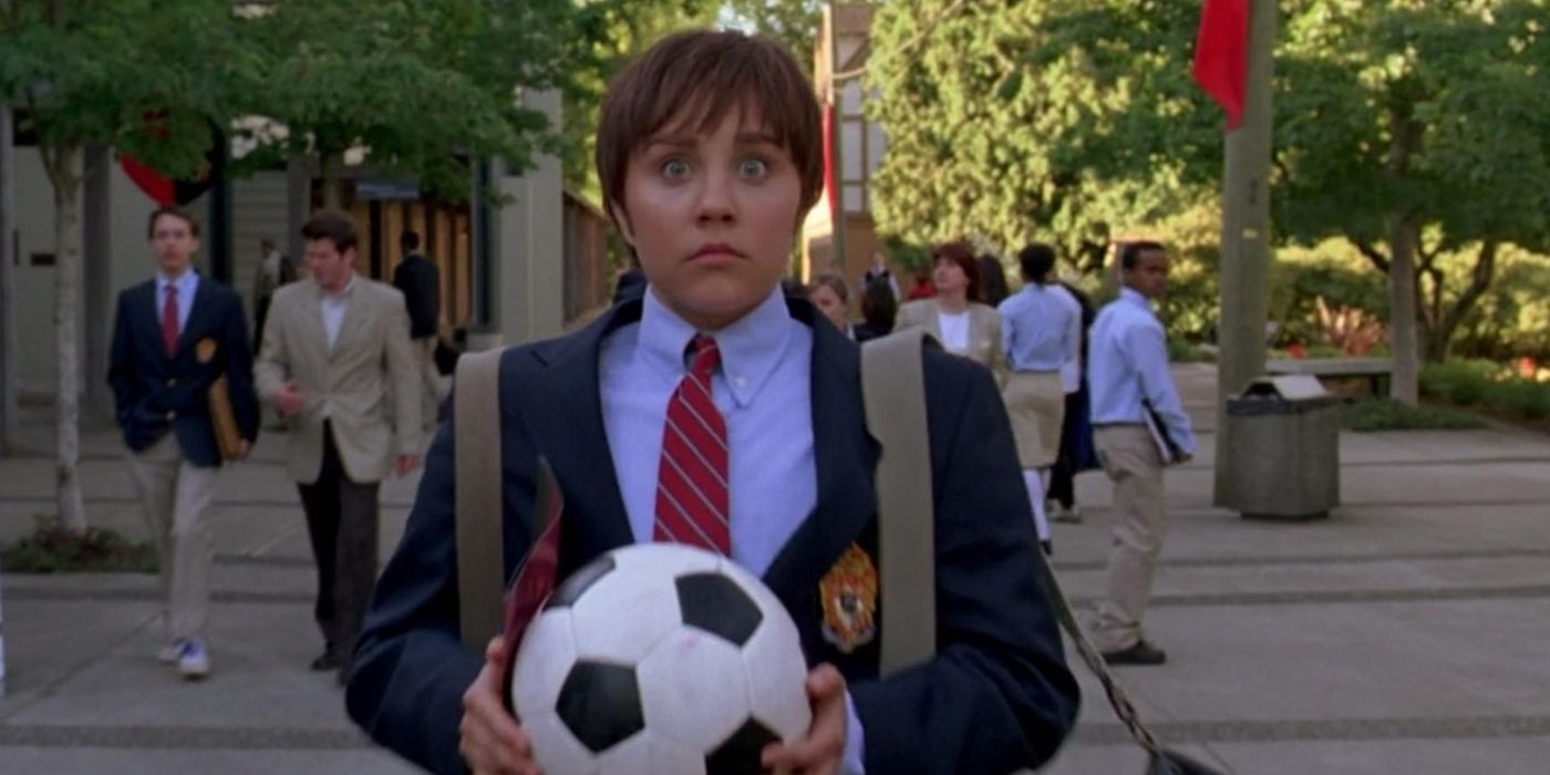 Viola Dressed As Her Brother Sebastian At His School, Holding A Soccer Ball In She's The Man