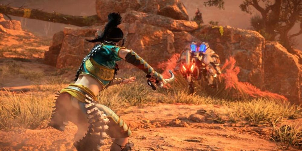 Talanah fights a machine in Horizon Forbidden West