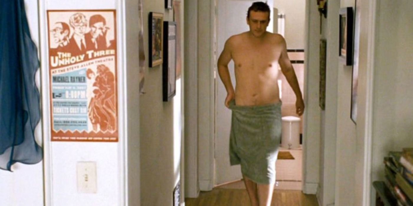 Jason Segel wearing a towel in Forgetting Sarah Marshall.