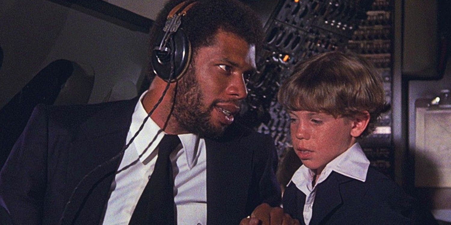 Kareem Abdul-Jabbar as Roger Murdock in Airplane!