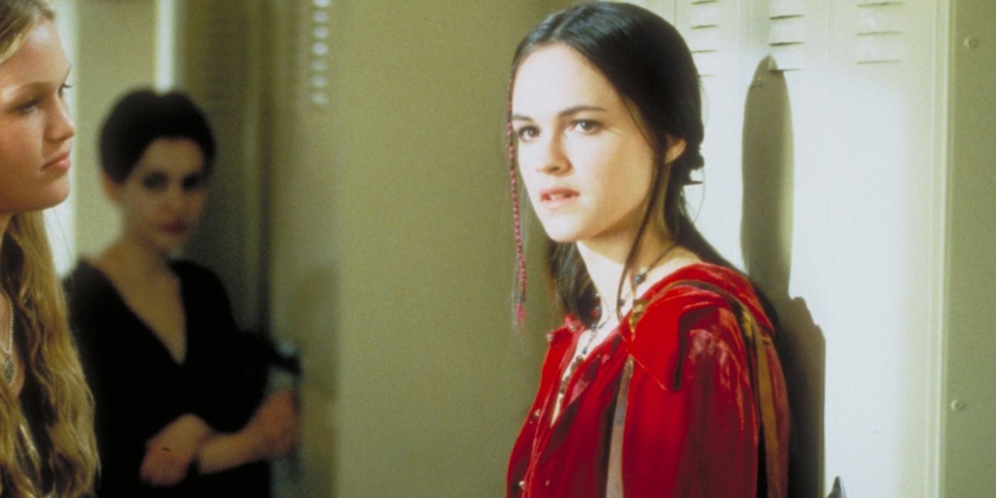 Mandella in the hallway in 10 Things I Hate About You.