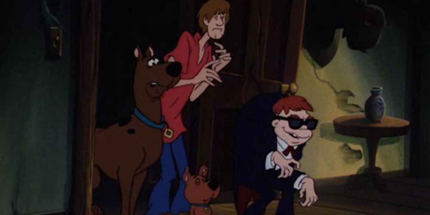 Farquard showing Shaggy, Scooby and Scrappy to their room in Scooby Doo Meets the Boo Brothers
