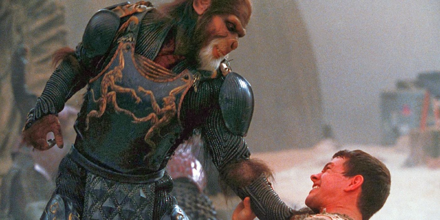 Tim Roth e Mark Wahlberg em Planeta dos Macacos 2001