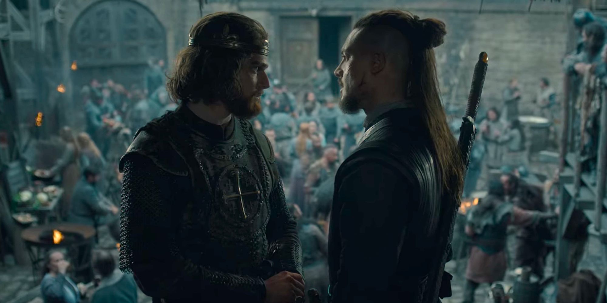 the-last-kingdom-finale-king-edward-and-uhtred-talking-in-bebbanburg