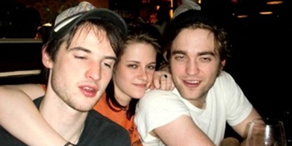 An image of Robert Pattinson Kristen Stewart and Tom Sturridge smiling together
