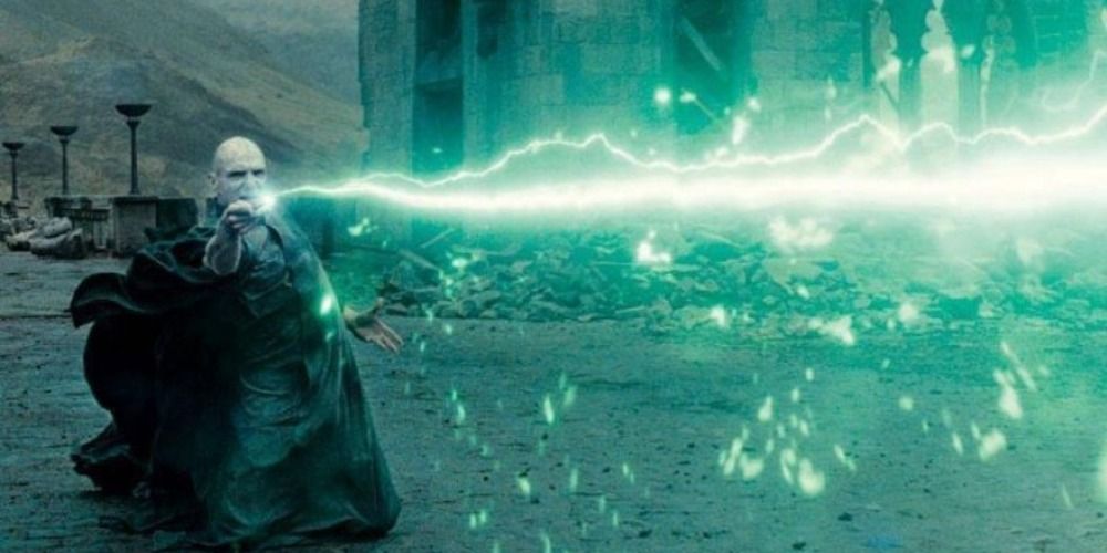 An image of Voldemort using Avada Kedavra in Harry Potter