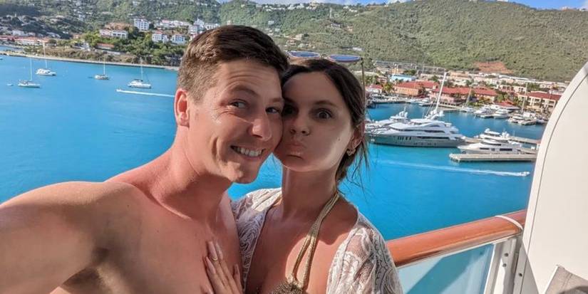 Brandon Gibbs and Julia Trubkina In 90 Day Fiance on yacht taking sweet selfie