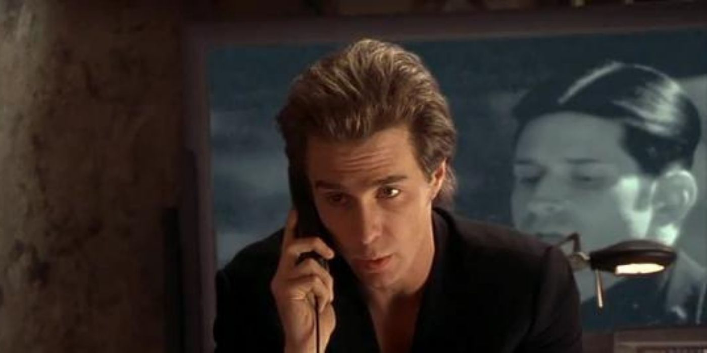 Eric Know on the phone in Charlie's Angels