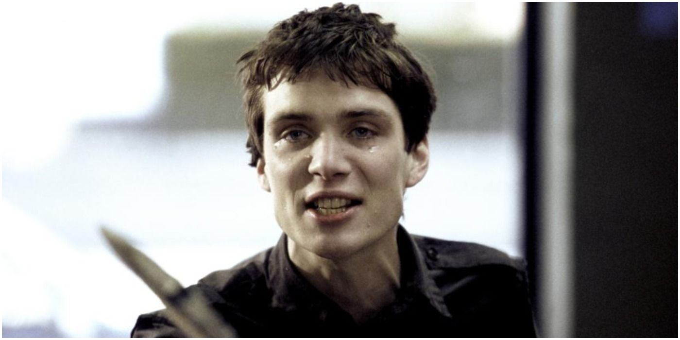 Cillian Murphy holding a knife in Disco Pigs