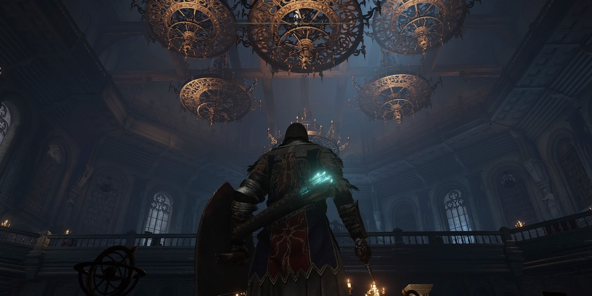 Um jogador olhando para um candelabro em Elden Ring.