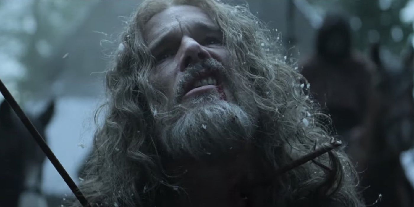 The Northman: Ethan Hawke como Aurvandill, prestes a morrer, com duas flechas no peito
