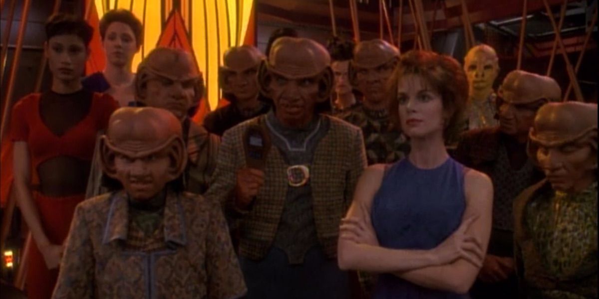 Quark's employees stand up for their rights from Deep Space Nine 