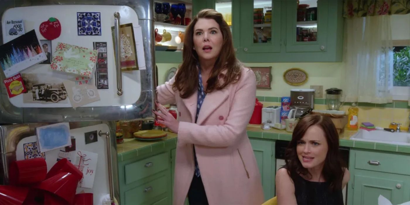 Lorelai and Rory standing by the fridge in Gilmore Girls: A Year In The Life