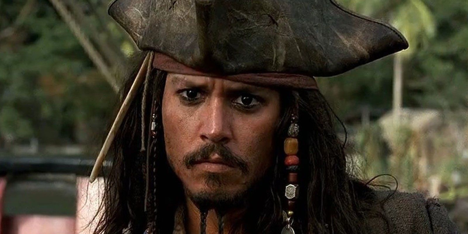 Johnny Depp dans le rôle de Jack Sparrow Pirates des Caraïbes