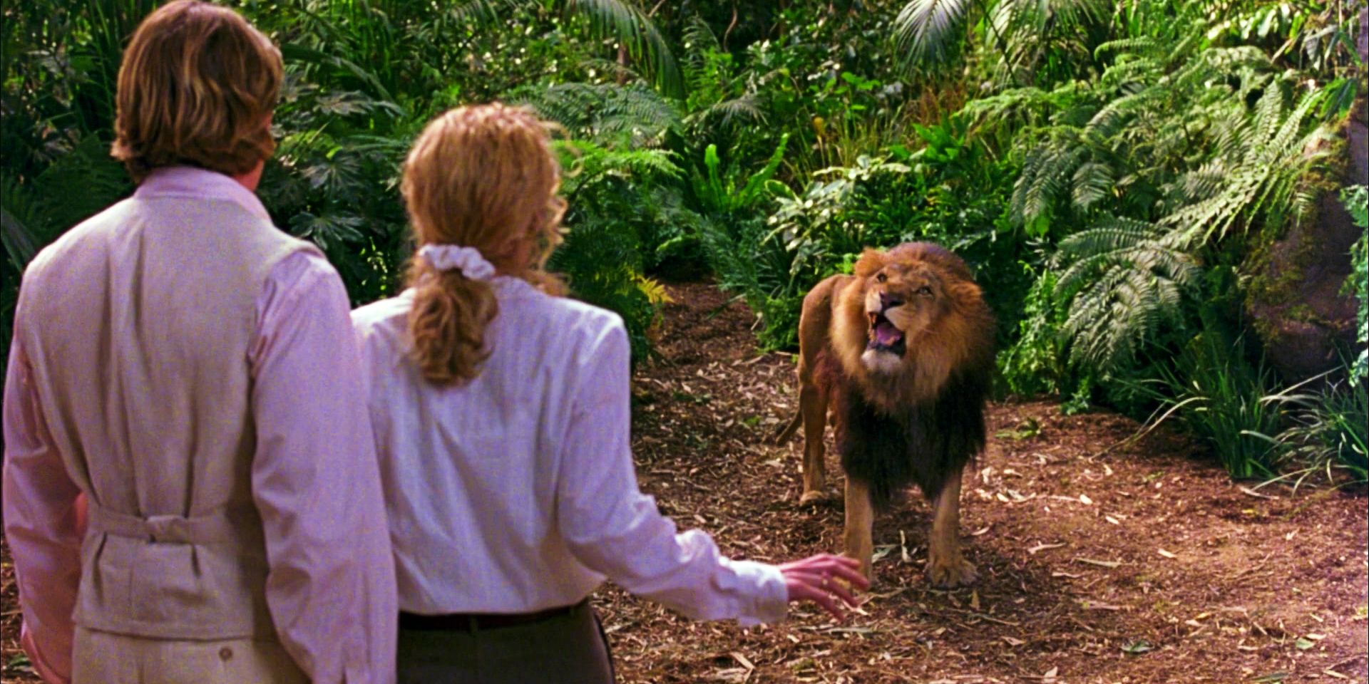 Leslie Mann in George of the Jungle Lion Scene