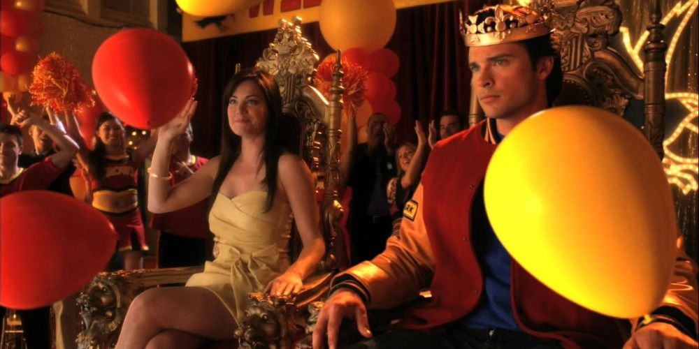 Lois attends the high school reunion with Clark Kent in Smallville