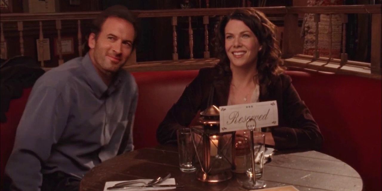 Luke and Lorelai on their first date at Sniffy's Tavern 