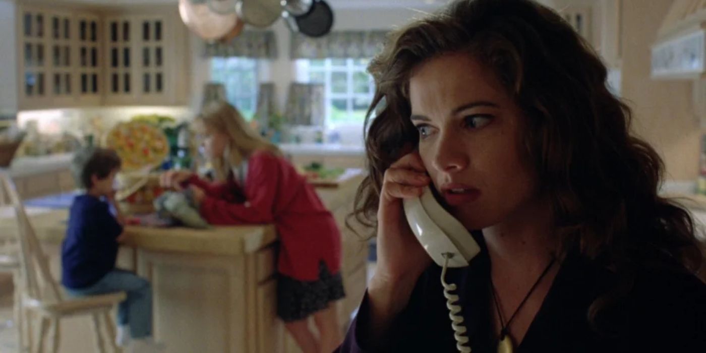 Nancy Thompson on the phone in her house in New Nightmare