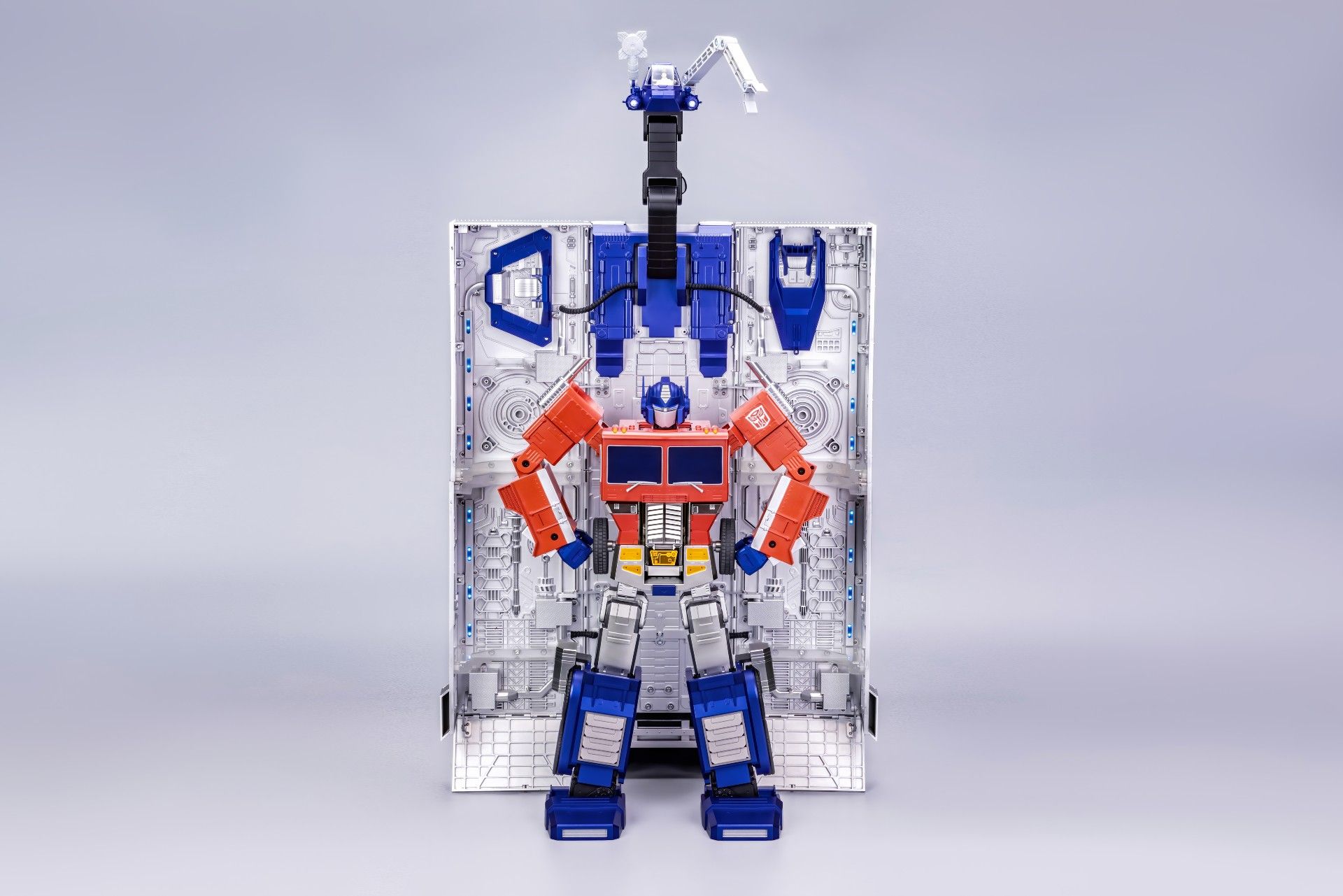 Optimus-Prime-Trailer-Shield-Posing