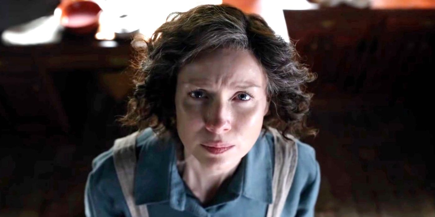 Claire looking up in Outlander 
