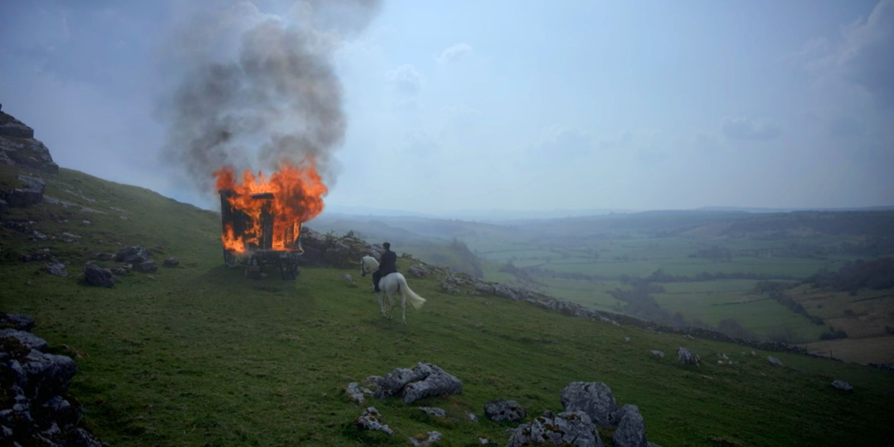 Peaky Blinders Season 6 Finale Tommy On Horse Watching Caravan Burning