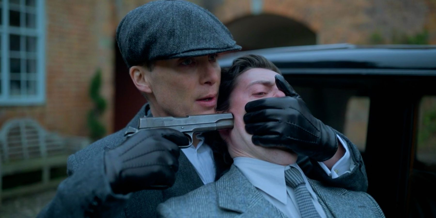 Tommy threatens the doctor in Peaky Blinders