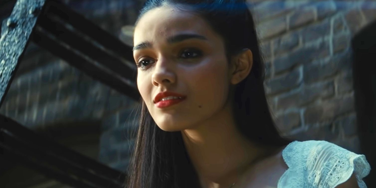 Rachel Zegler in close-up in West Side Story