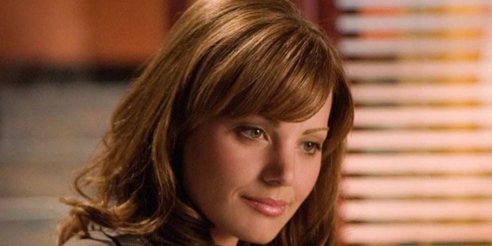 Lois Lane questions Zoe about her theory in Smallville