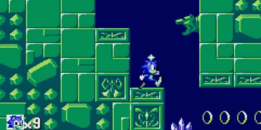 Sonic runs underwater in his 8-bit game