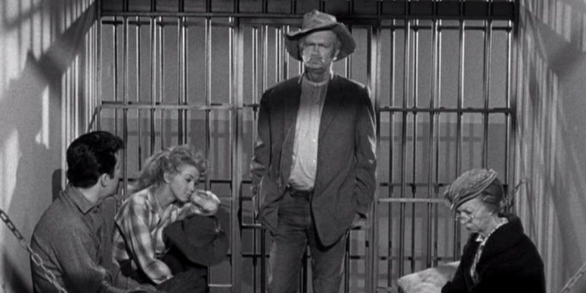 Jed speaks to the family inside of a jail cell from The Beverly Hillbillies 