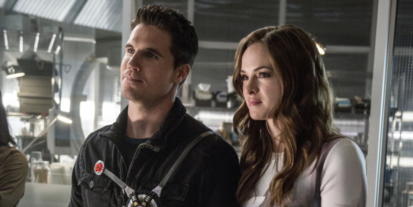 Flash Saison 8 épisode 11 The Flash Season 8 Episode 11 Trailer Teases Firestorm's Return
