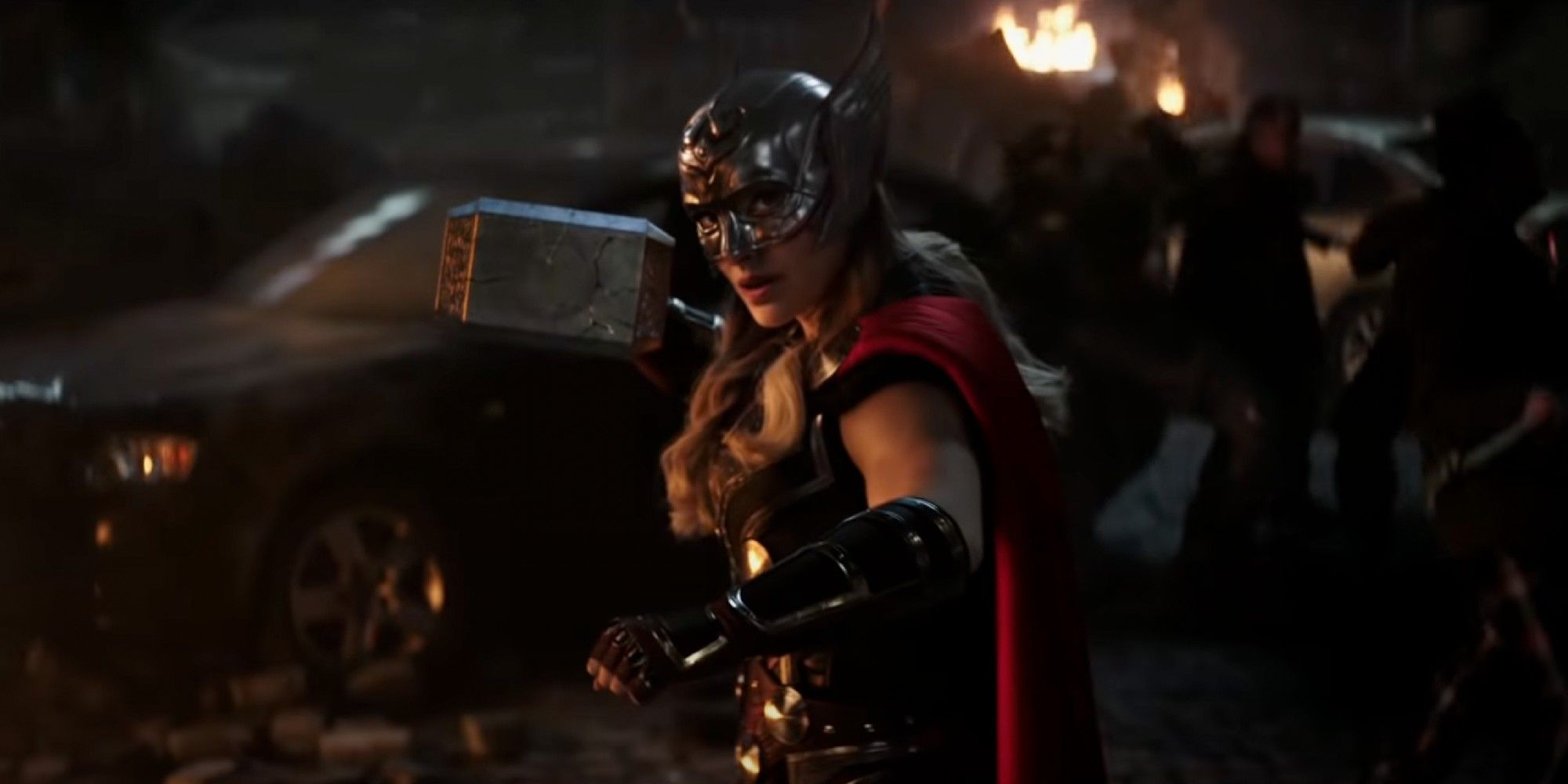 Natalie Portman as Mighty Thor in Love and Thunder Trailer