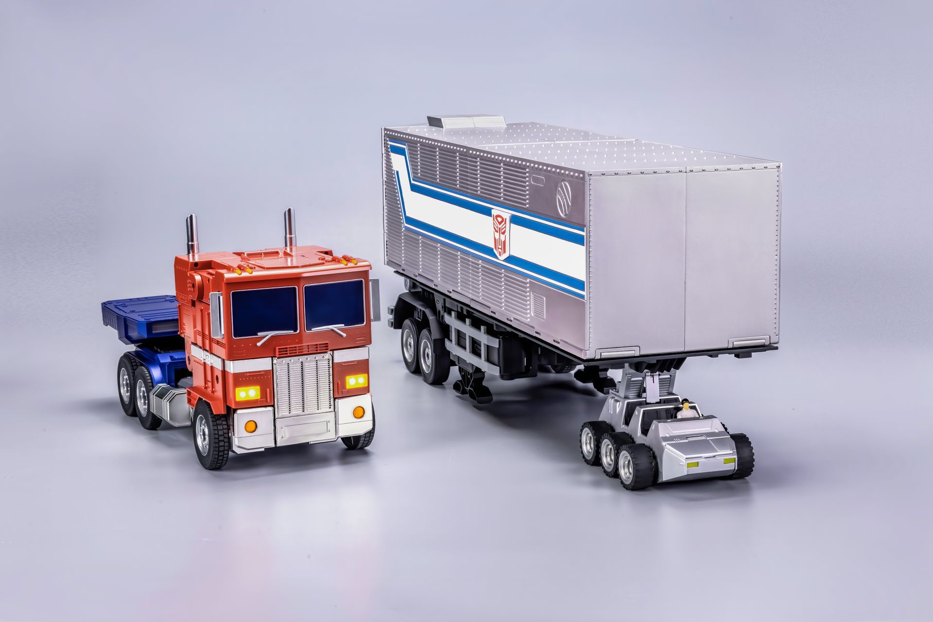Trailer-Optimus-Roller_Tow-Front-Angle