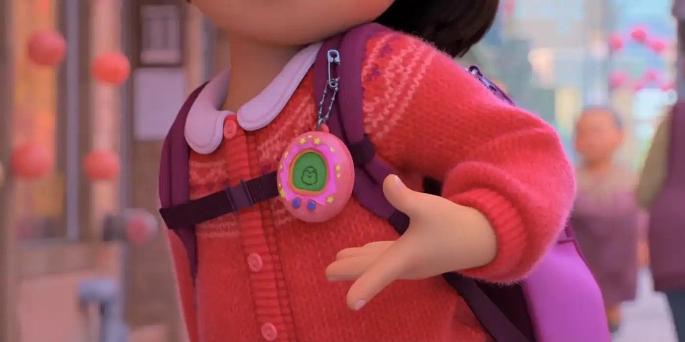 Mei wearing a Tamagotchi keychain on her backpack in Turning Red