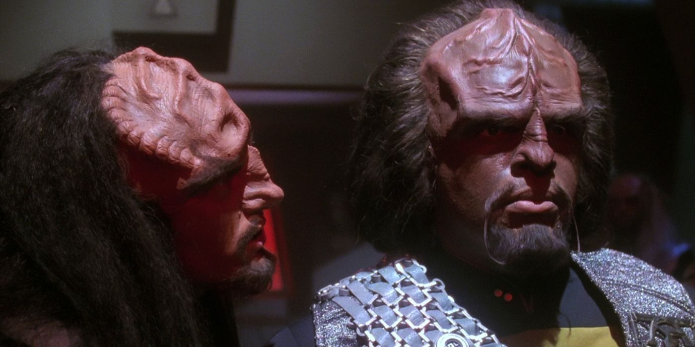 Duras confronts Worf in Star Trek TNG