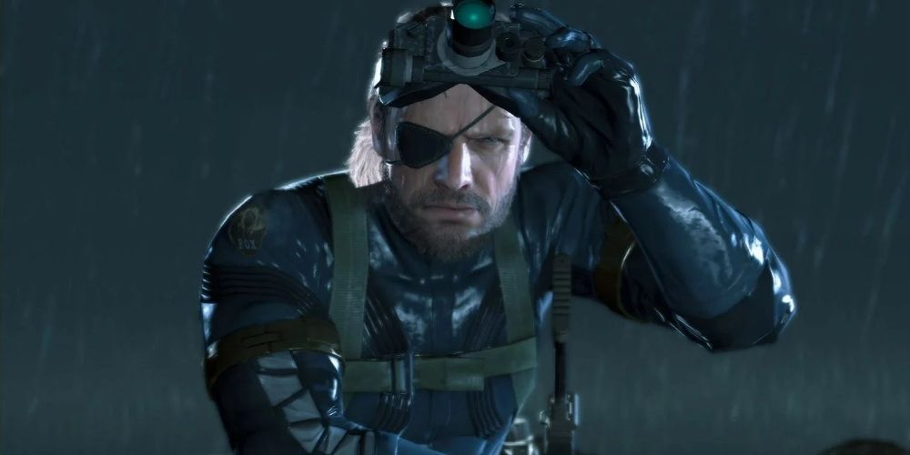 Big Boss lifts his goggles in Metal Gear Solid