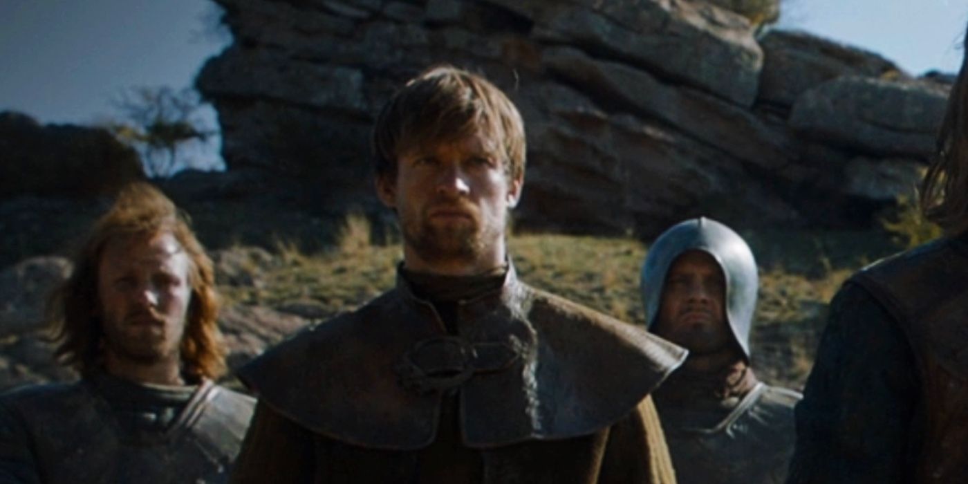 Howland Reed standing with soldiers at the Tower of Joy in Game of Thrones 