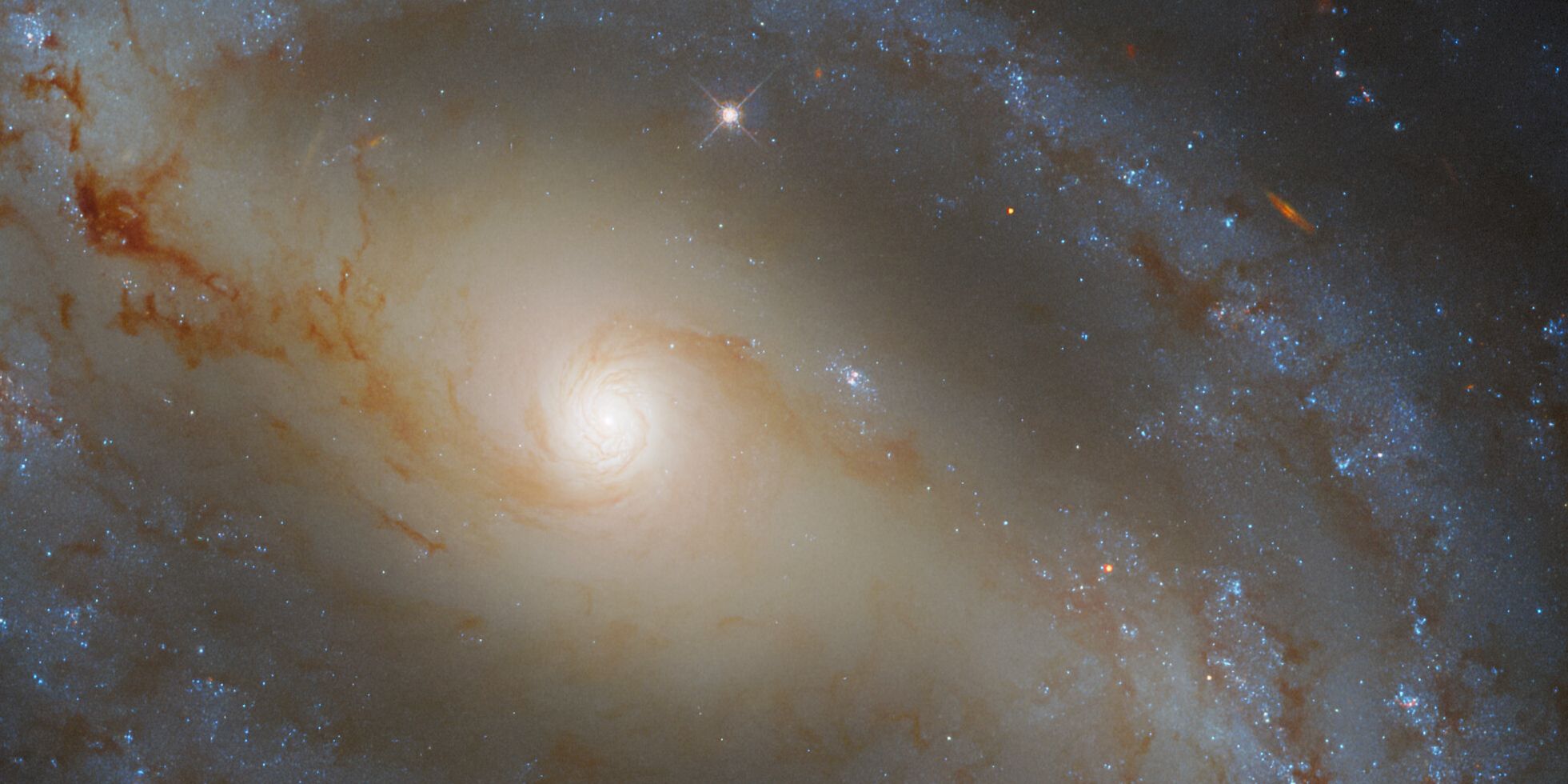 Hubble photo of a snake-like galaxy