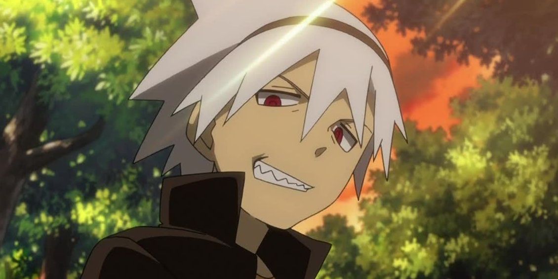 Soul grins down at someone offscreen in Soul Eater