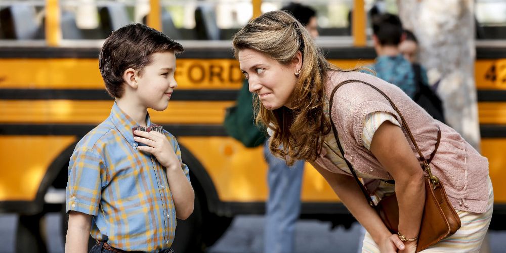 Sheldon meets Mary by the bus in Young Sheldon