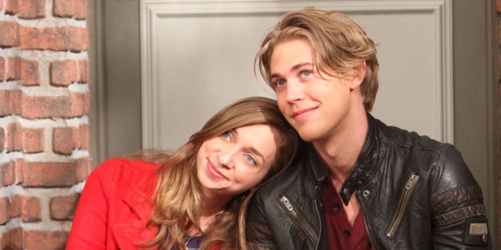 Austin Butler as Luke in Are You There Chelsea leaning on Dee Dee