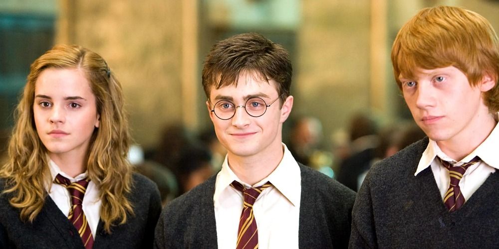An image of Hermione, Harry and Ron standing together in the movies