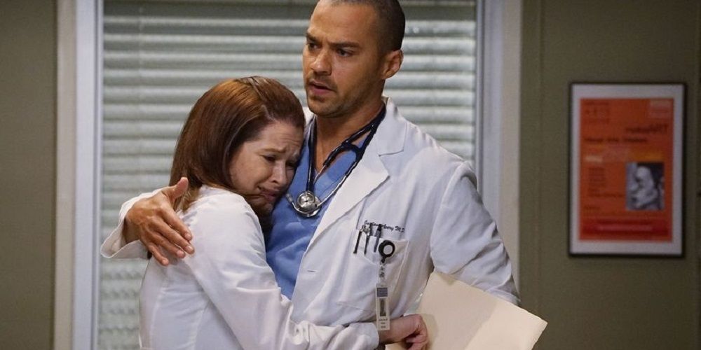 April hugging Jackson in Grey's Anatomy 