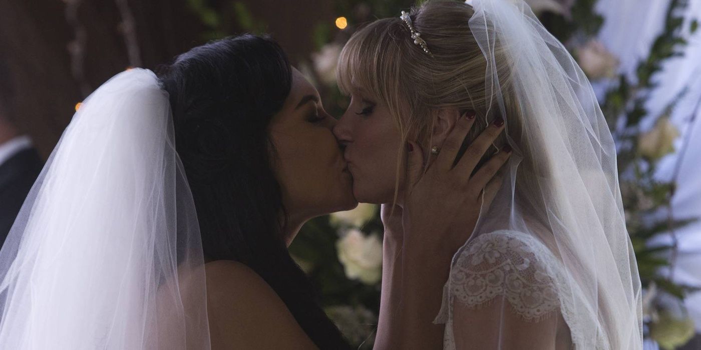 Brittany and Santana get married