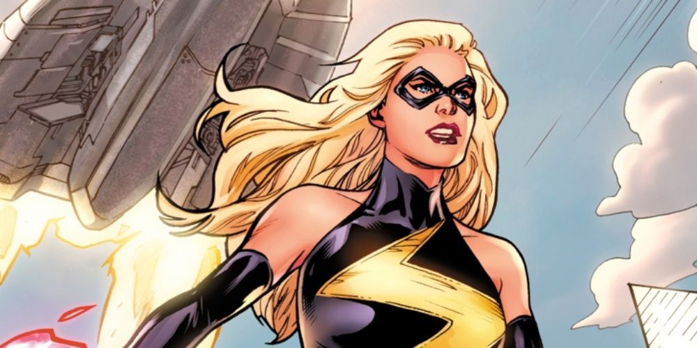 Carol Danvers flying in Marvel comics