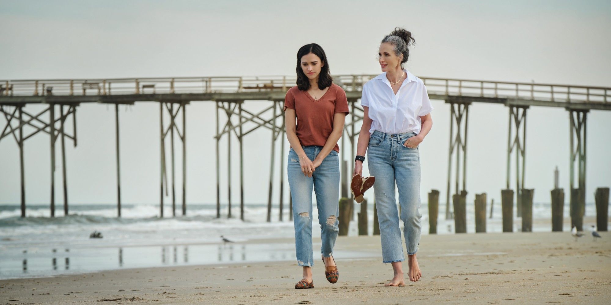 Emma Pasarow and Andie MacDowell in Along for the Ride