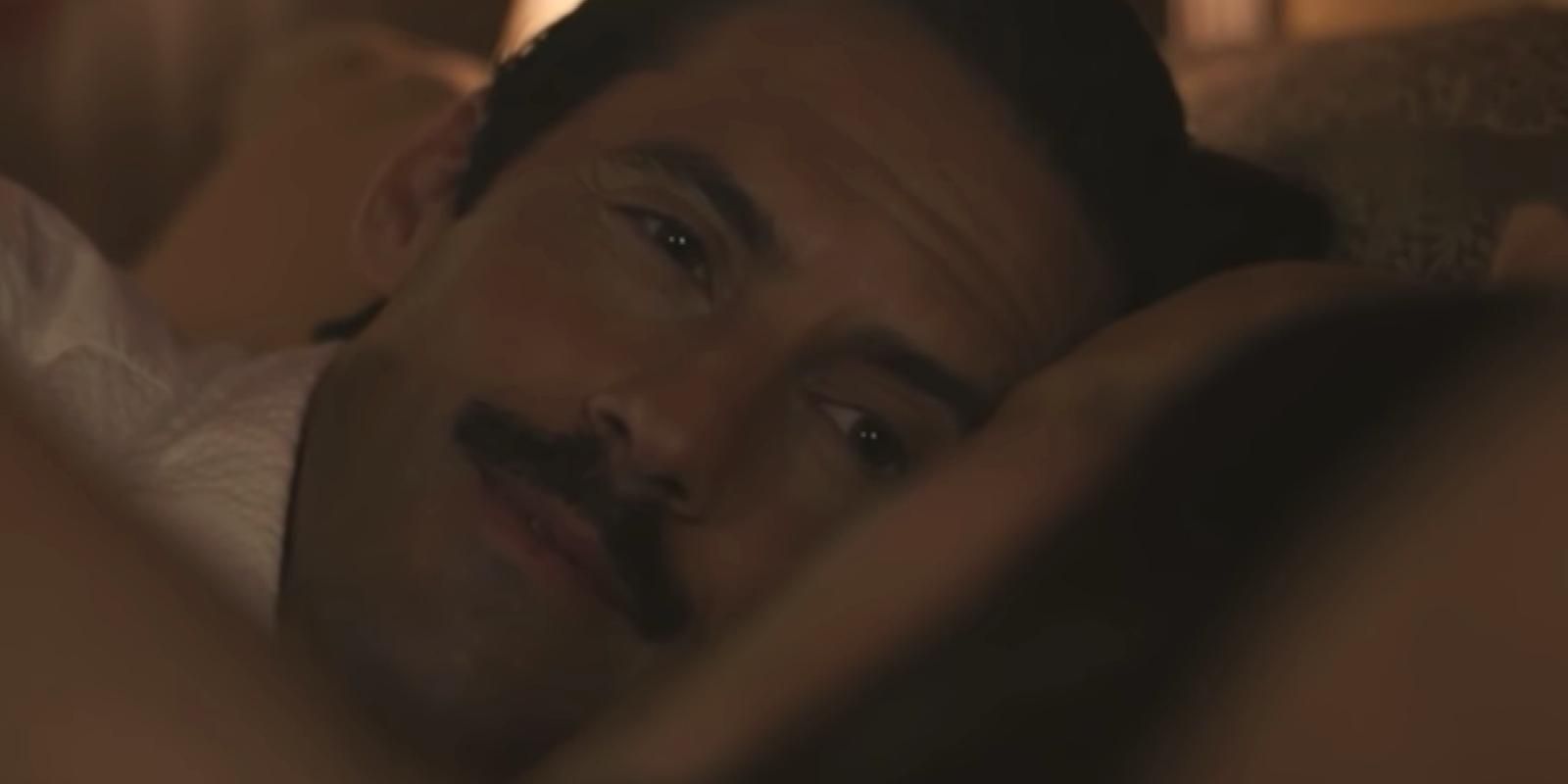 Jack Pearson smiles at Rebecca in the afterlife in This Is Us