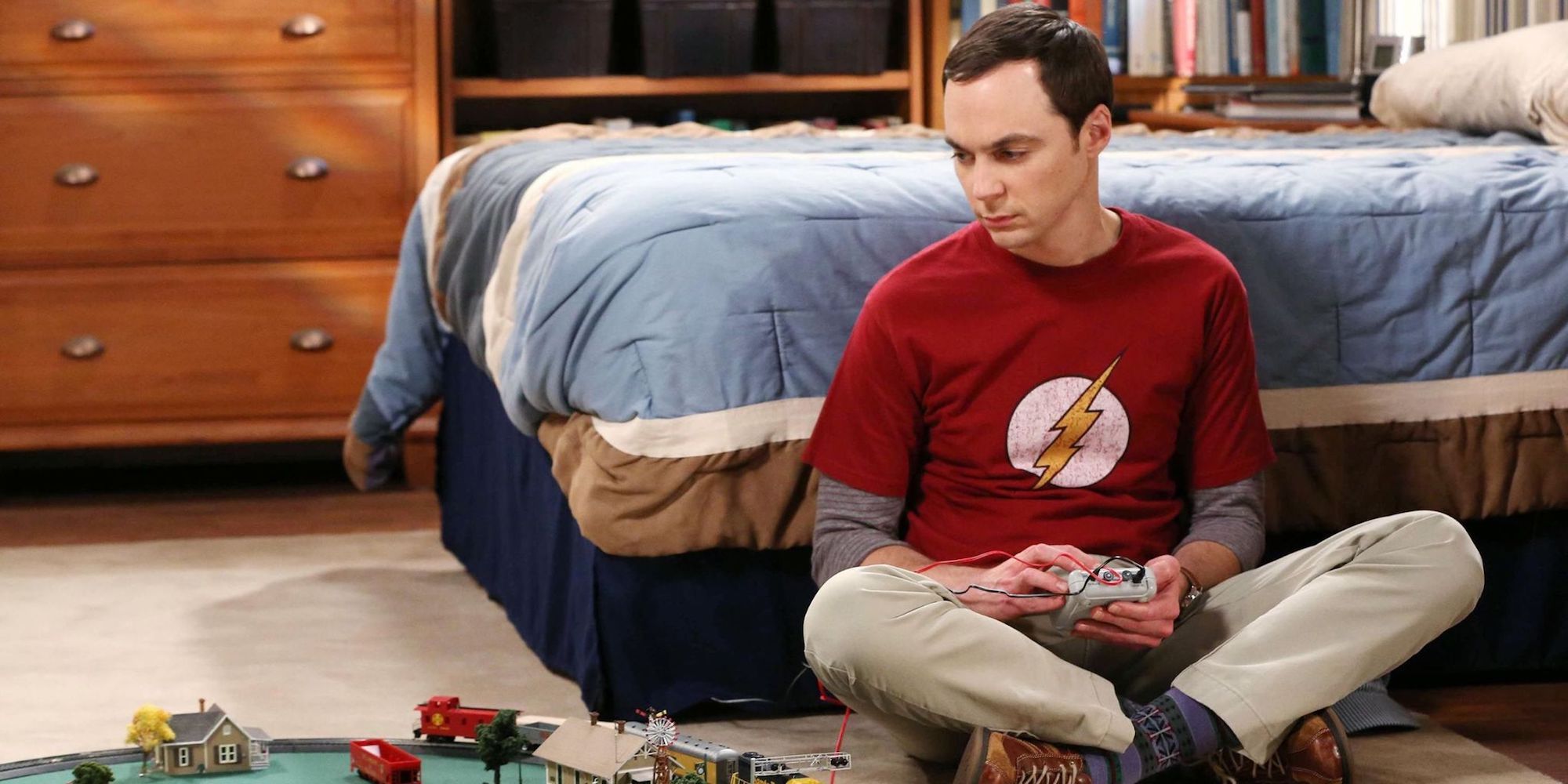 Jim Parsons as Sheldon Cooper Wearing The Flash Shirt in The Big Bang Theory