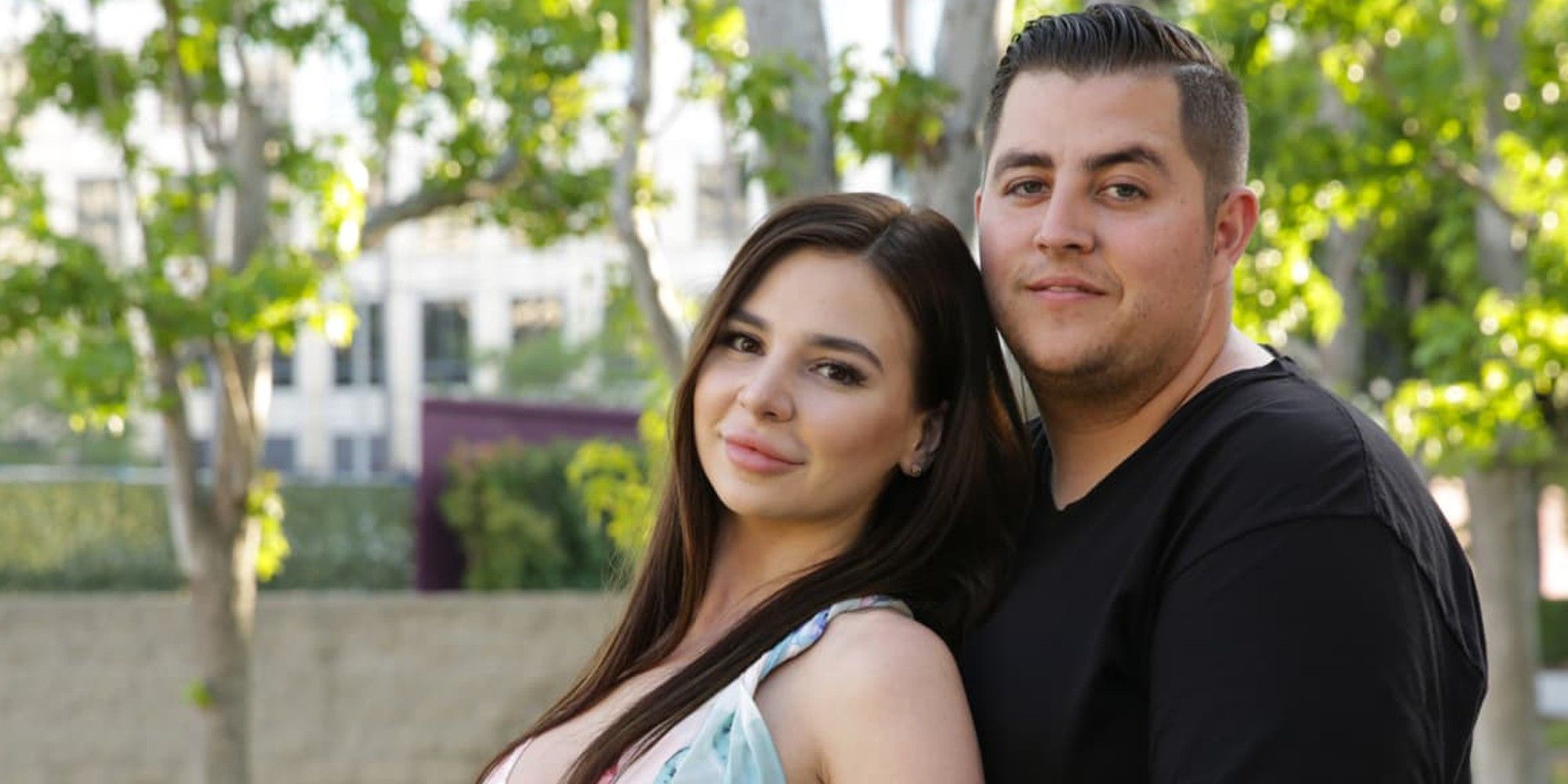 Jorge Nava and Anfisa Arkhipchenko from 90 Day Fiancé season 4 posing outside